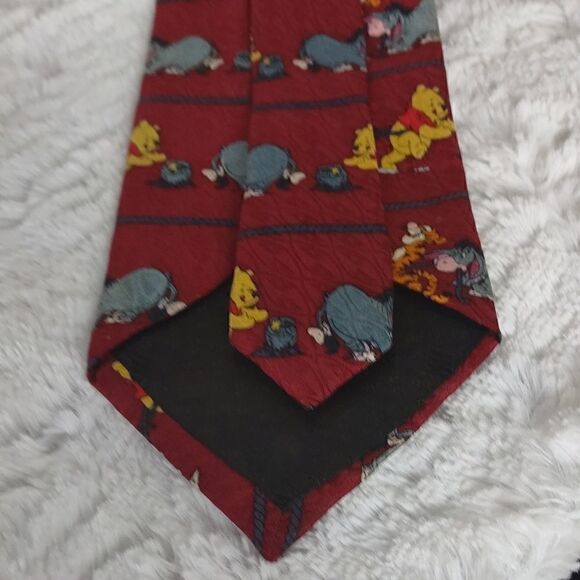 Pooh 100 Acre Collection Men's Silk Neck Tie - Picture 4 of 6